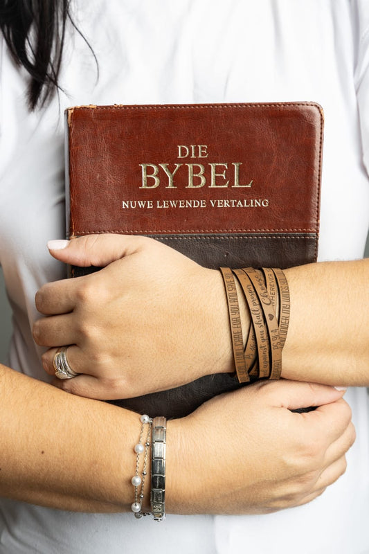 Yola Leer Bracelets